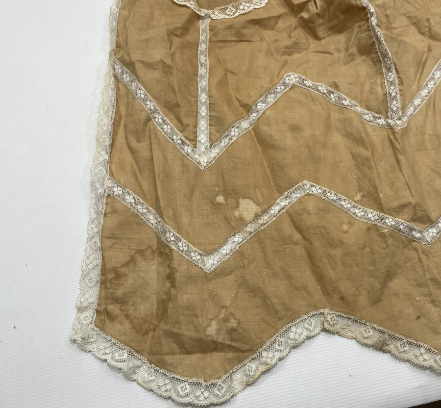 OSMANLI DÖNEMİ LEVANTEN İŞİ HİZMETÇİ ÖNLÜĞÜ