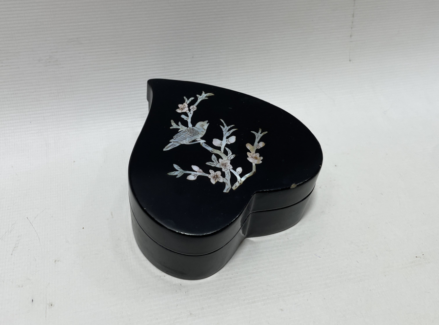 OSMANLI DÖNEMİ SEDEF İŞÇİLİKLİ PAPİER MACHE MÜCEVHER KUTUSU