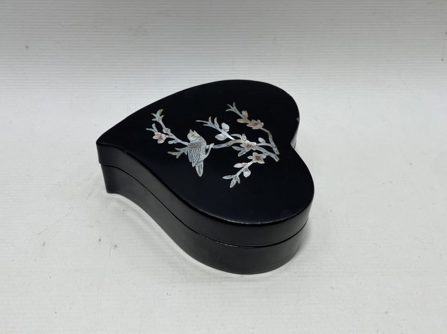 OSMANLI DÖNEMİ SEDEF İŞÇİLİKLİ PAPİER MACHE MÜCEVHER KUTUSU