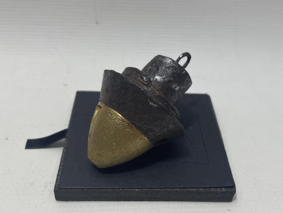 OSMANLI DÖNEMİ TOP MERMİSİ BAŞLIĞINDAN YAPILMIŞ ÇOK NADİR DUVARCI ŞAKÜLÜ