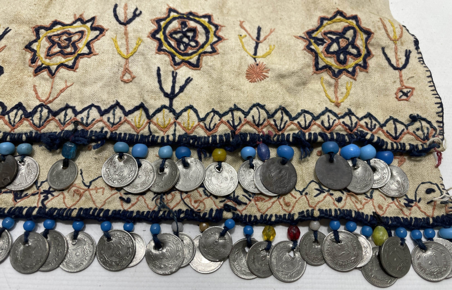 OSMANLI DÖNEMİ ÜZERİ OSMANLI PARALARIYLA SÜSLÜ ÖNLÜK - FUTA - YAĞLIK