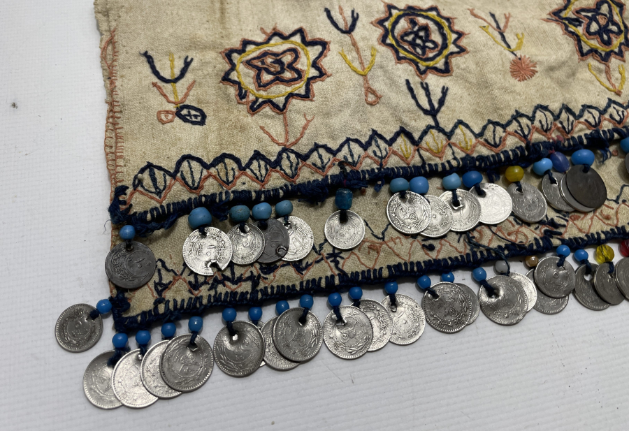 OSMANLI DÖNEMİ ÜZERİ OSMANLI PARALARIYLA SÜSLÜ ÖNLÜK - FUTA - YAĞLIK