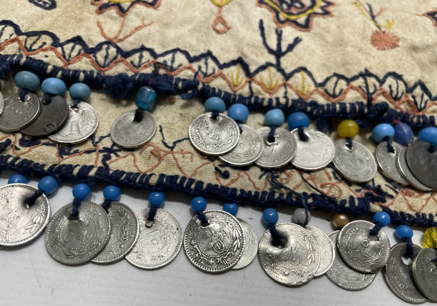 OSMANLI DÖNEMİ ÜZERİ OSMANLI PARALARIYLA SÜSLÜ ÖNLÜK - FUTA - YAĞLIK