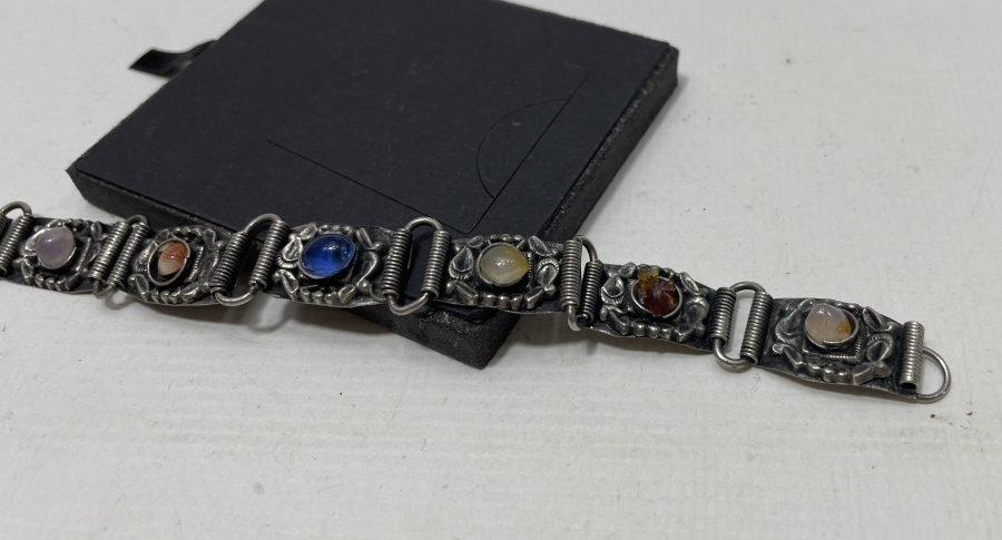 ÜZERİ DOĞAL TAŞLARLA SÜSLÜ ANTİKA TÜRKMEN İŞİ BİLEKLİK