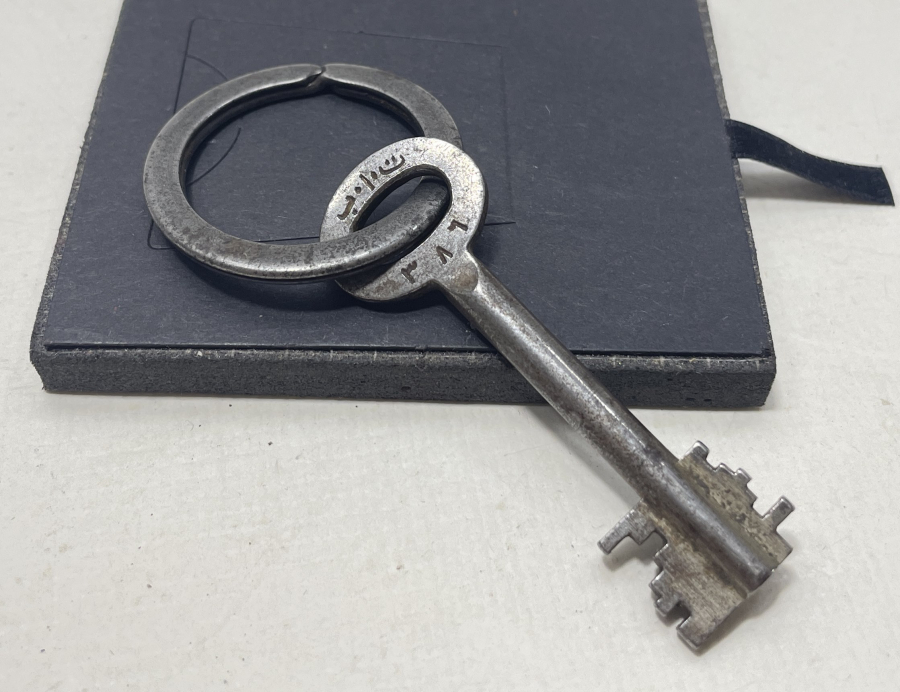 ÜZERİ OSMANLICA YAZILI ÇOK NADİR BANKA KASASI ANAHTARI