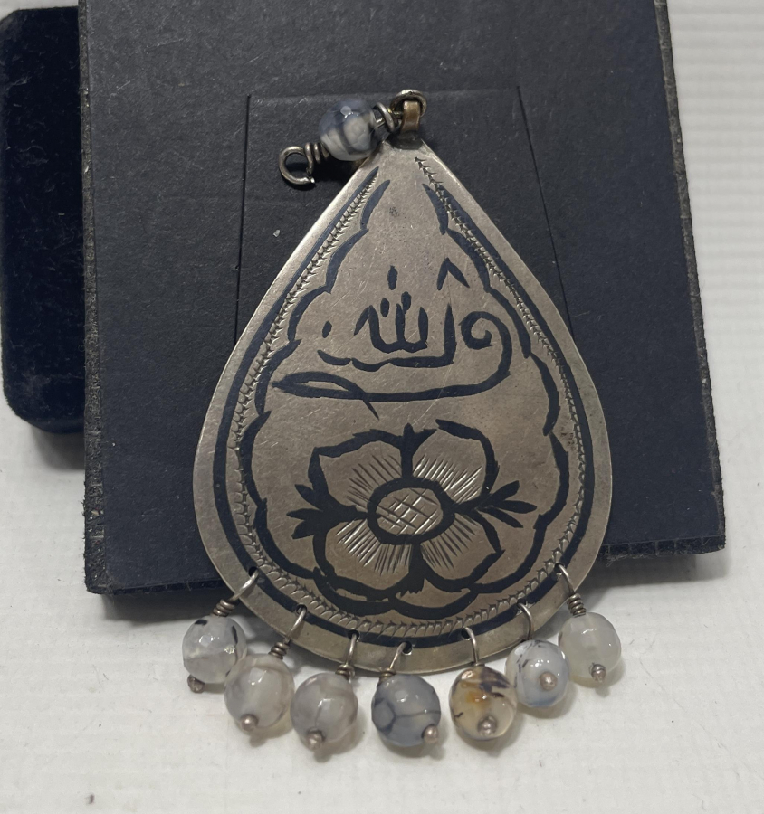 ÜZERİ OSMANLICA YAZILI SAVATLI GÜMÜŞ ARMUDİ KOLYE