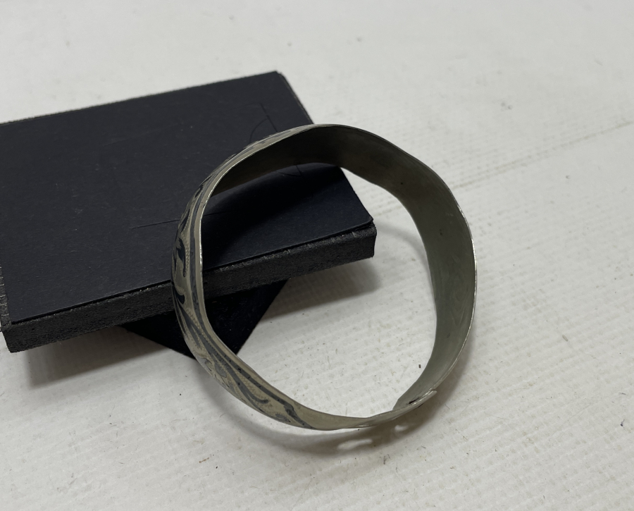 ÜZERİ OSMANLICA YAZILI SAVATLI GÜMÜŞ VAN BİLEZİK