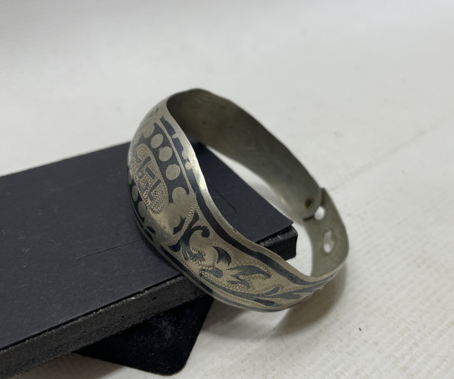 ÜZERİ OSMANLICA YAZILI SAVATLI GÜMÜŞ VAN BİLEZİK