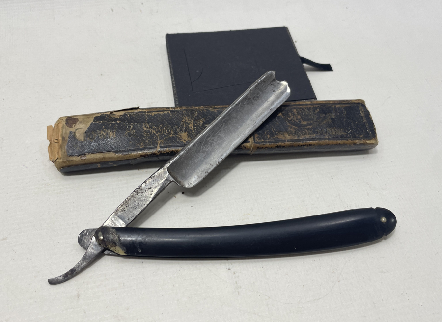 ÜZERİNDE CONSTANTİNOPEL YAZILI ORJİNAL KUTUSUNDA ÇOK NADİR BERBER USTURASI