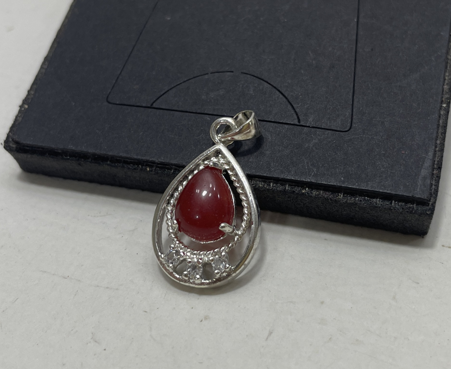 AKİK TAŞLI ARMUDİ FORMDA GÜMÜŞ KOLYE UCU