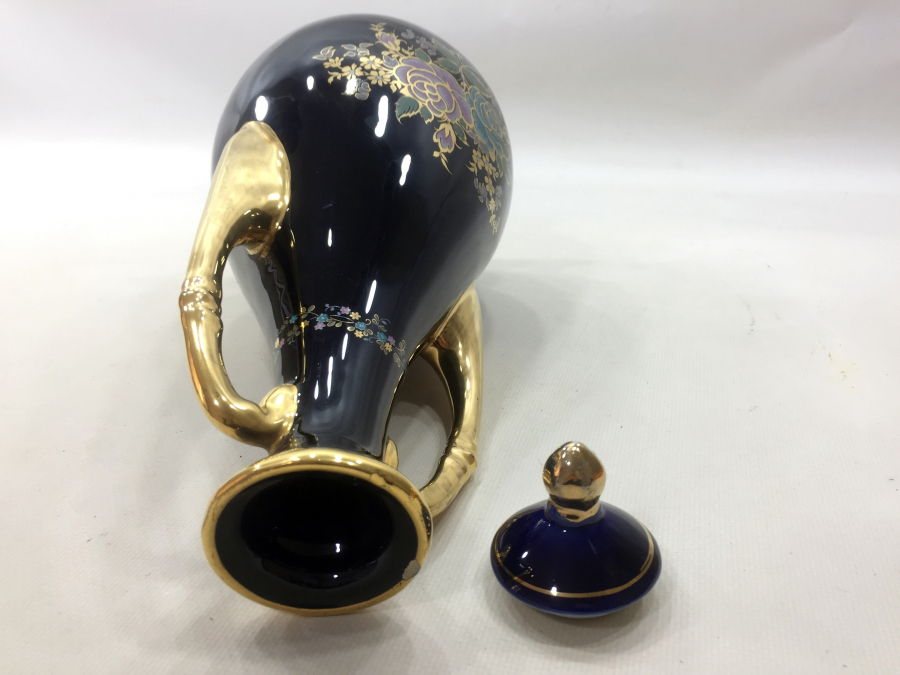 ALTIN VARAKLI ANTİKA KAPAKLI KARAF