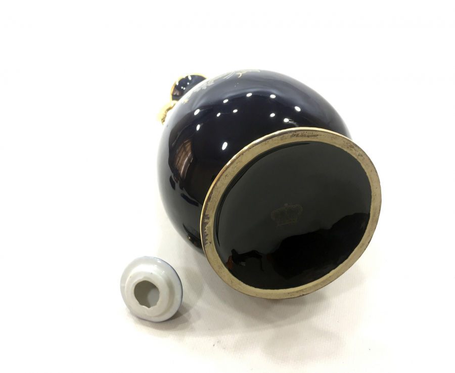 ALTIN VARAKLI ANTİKA KAPAKLI KARAF