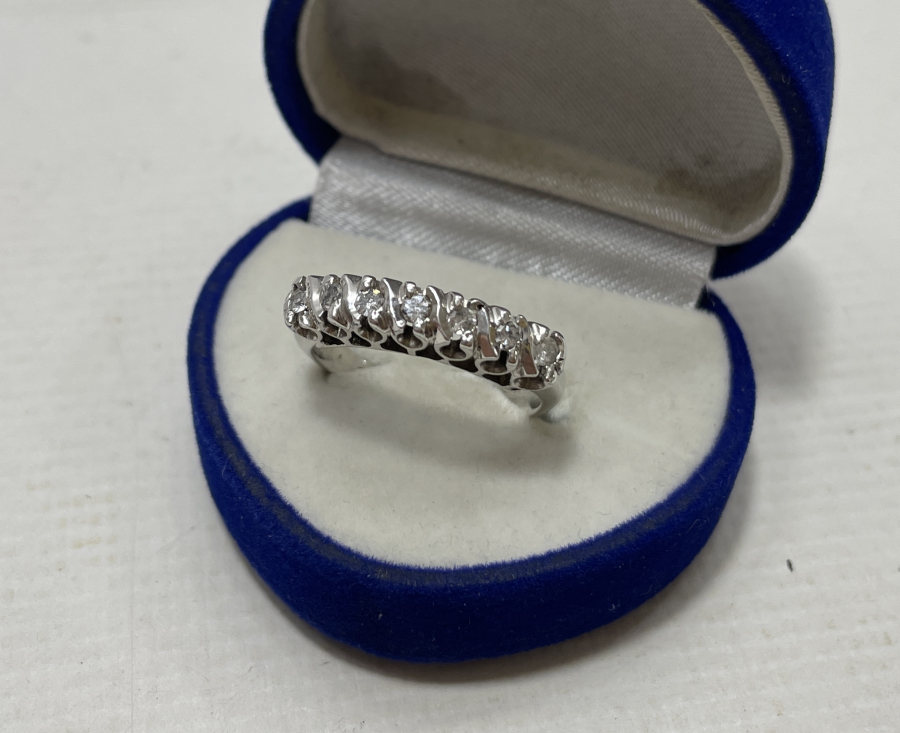 ANTİKA 7 TAŞ PIRLANTA YÜZÜK