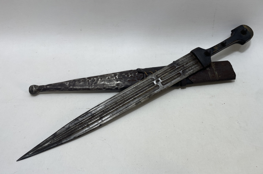 ORJİNAL KININDA USTA DAMGALI NADİR FORMDA ÇERKES KAMASI