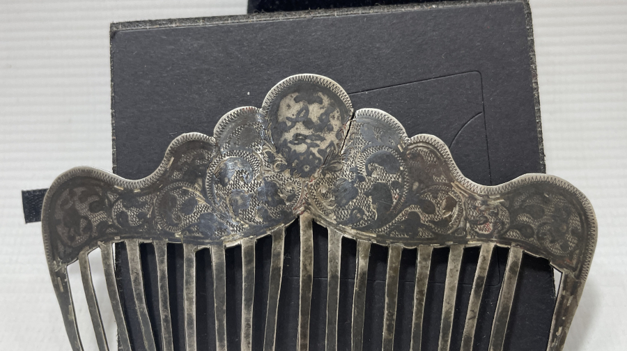 OSMANLI DÖNEMİ ARKASI KULA DAMGALI VE OSMANLICA YAZILI ÇOK NADİR TARAK FORMUNDA GELİN TACI - İLK KEZ GÖRÜLÜYOR