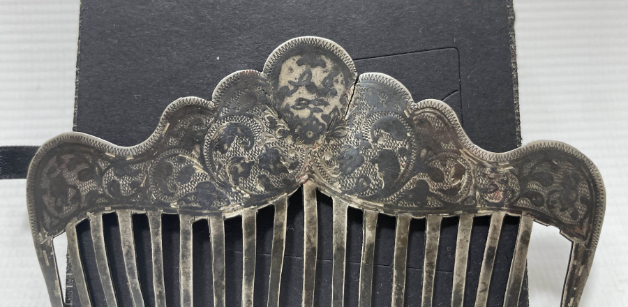 OSMANLI DÖNEMİ ARKASI KULA DAMGALI VE OSMANLICA YAZILI ÇOK NADİR TARAK FORMUNDA GELİN TACI - İLK KEZ GÖRÜLÜYOR