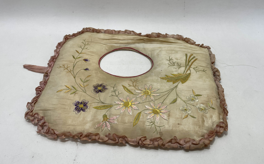 OSMANLI DÖNEMİ İPEK ÜZERİ EL İŞLEMESİ FOTOĞRAFLIK