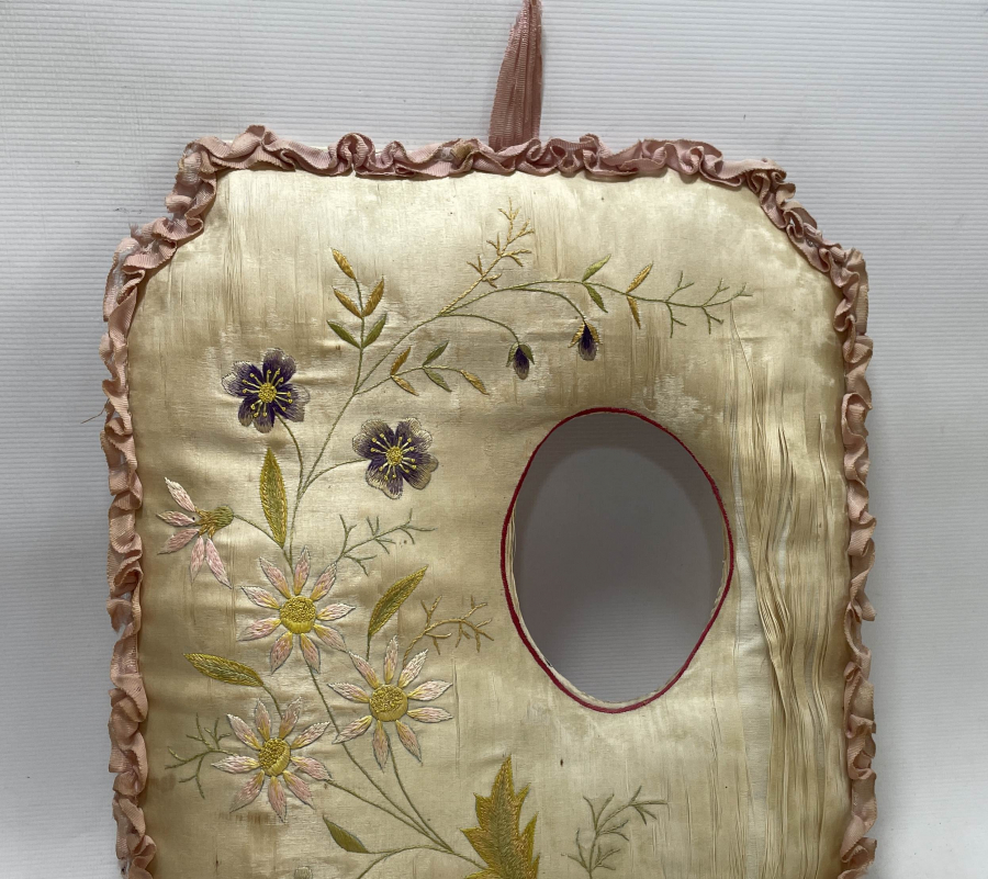 OSMANLI DÖNEMİ İPEK ÜZERİ EL İŞLEMESİ FOTOĞRAFLIK