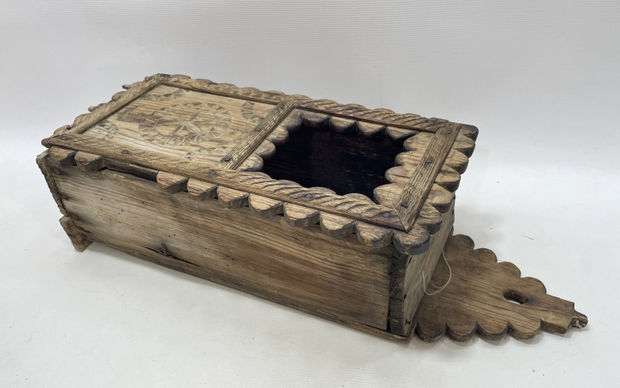 OSMANLI DÖNEMİ NADİR FORMDA İŞLEMELİ AHŞAP KUŞ YUVASI