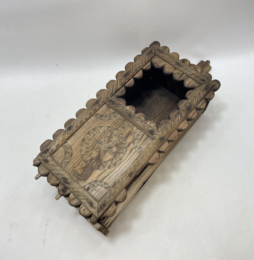 OSMANLI DÖNEMİ NADİR FORMDA İŞLEMELİ AHŞAP KUŞ YUVASI