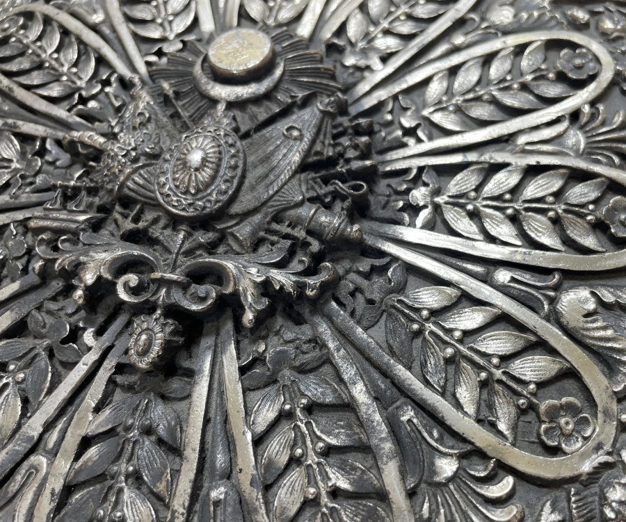 ÜZERİNDE OSMANLI DEVLET ARMASI BULUNAN BÜYÜK BOY DUVAR AYNASI