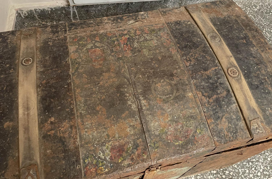 ÜZERİNDE OSMANLI DEVLET ARMASI BULUNAN GELİN SANDIĞI