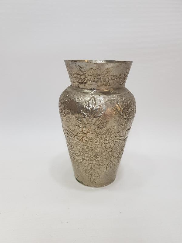 ANTİKA GÜMÜŞ KAPLAMA HAÇLI VAZO