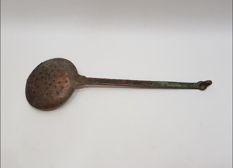 OSMANLI DÖNEMİ YILAN BAŞI FORMLU BAKIR KEVGİR