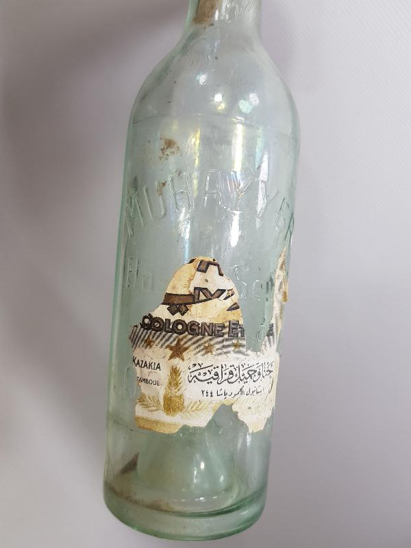 OSMANLICA VE TÜRKÇE YAZILI HASAN ŞEVKİ KOLONYA ŞİŞESİ