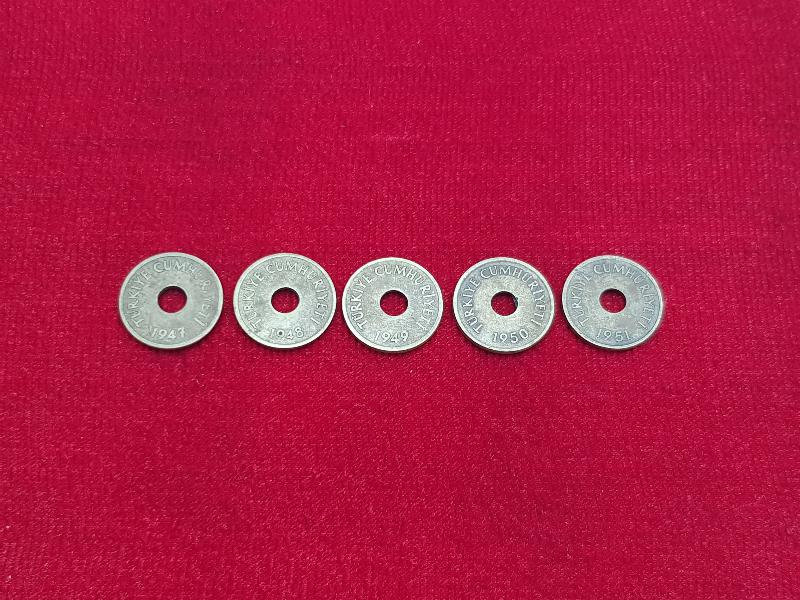 1947-1948-1949-1950-1951 TARİHLİ 5 ADET DELİKLİ 1 KURUŞ 