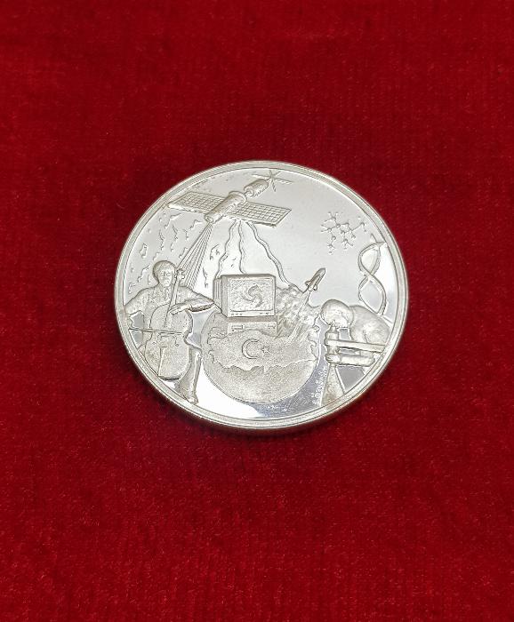 1998 CUMHURİYETİN 50. YILI BİLİM VE SANAT TEMALI 3.000.000 LİRA GÜMÜŞ HATIRA PARA