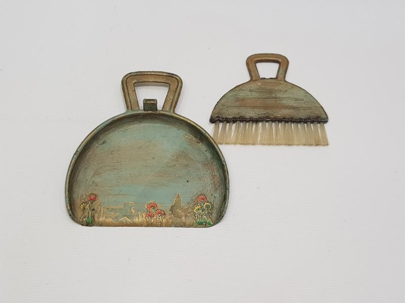 SANATÇI İMZALI ANTİKA PAPIER MACHE OYUNCAK MASA SÜPÜRGESİ VE FARAŞI