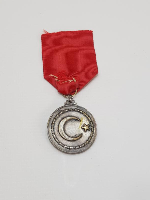 ATATÜRK VE BAYRAK TEMALI NADİR MADALYA