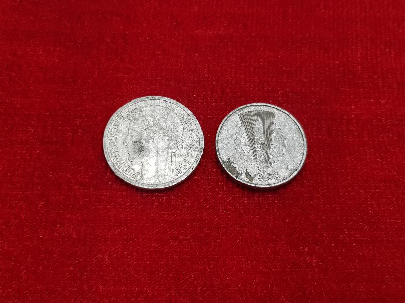 İKİ ADET YABANCI MADENİ PARA