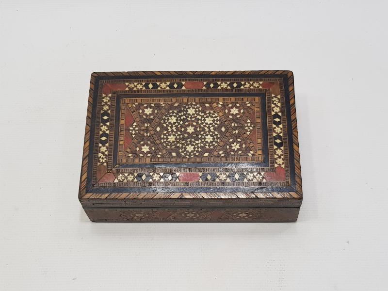 OSMANLI DÖNEMİ MARKÜTERİ İŞÇİLİKLİ AHŞAP KUTU