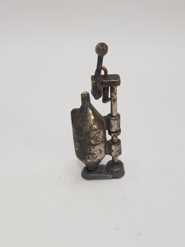 ÇOK FARKLI FORMDA KOLEKSİYONLUK ANTİKA ÇAKMAK