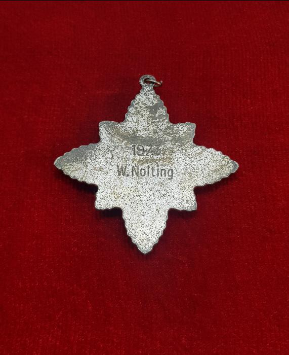 HAÇ FORMLU MİNELİ NİŞAN