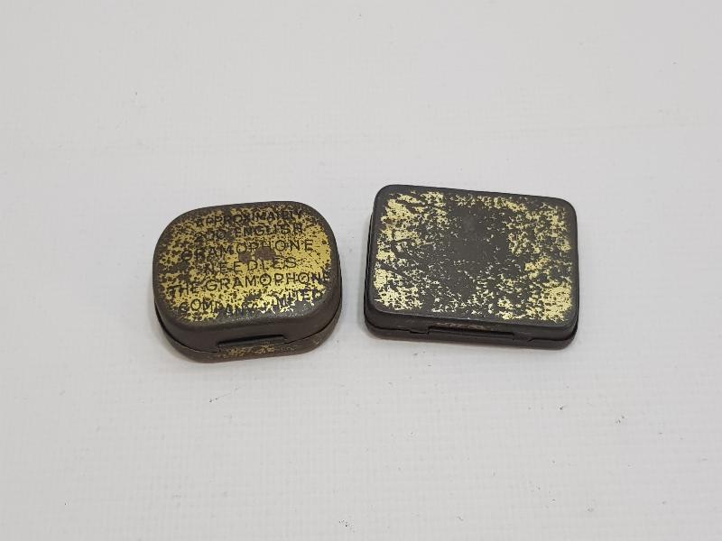 İKİ ADET GRAMOFON İĞNESİ KUTUSU