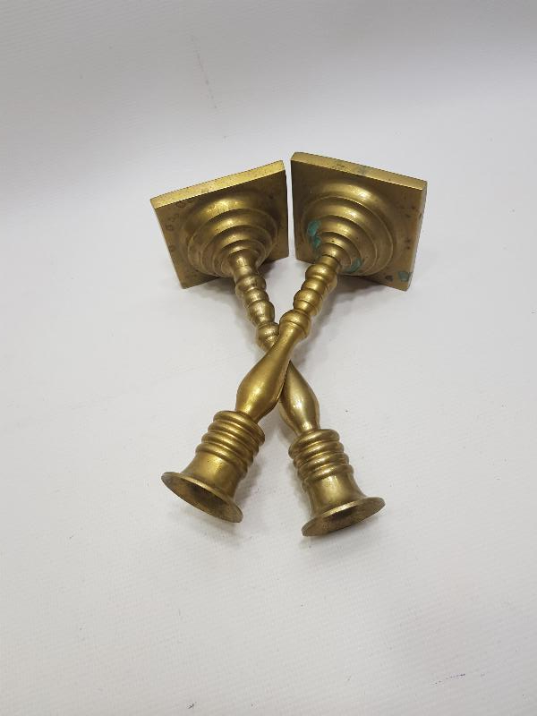 ANTİKA BİR ÇİFT PİRİNÇ ŞAMDAN