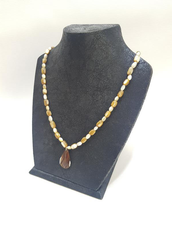 ANTİKA ÇOK NADİR KAHVERENGİ BEYAZ SEDEF KOLYE