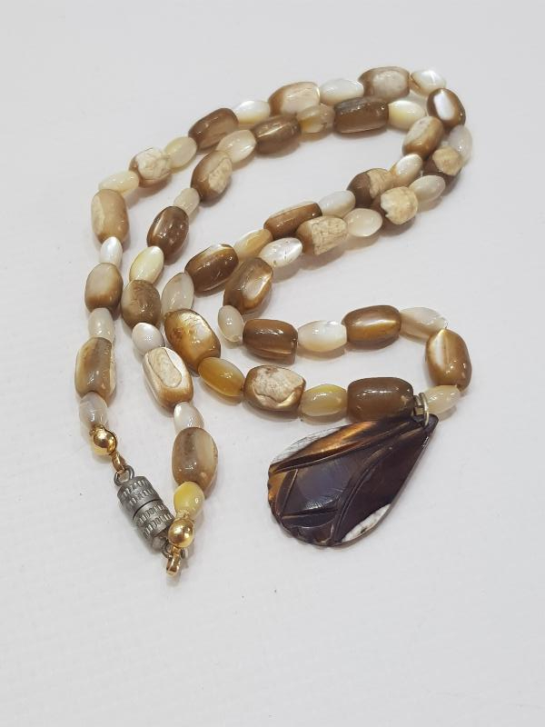 ANTİKA ÇOK NADİR KAHVERENGİ BEYAZ SEDEF KOLYE