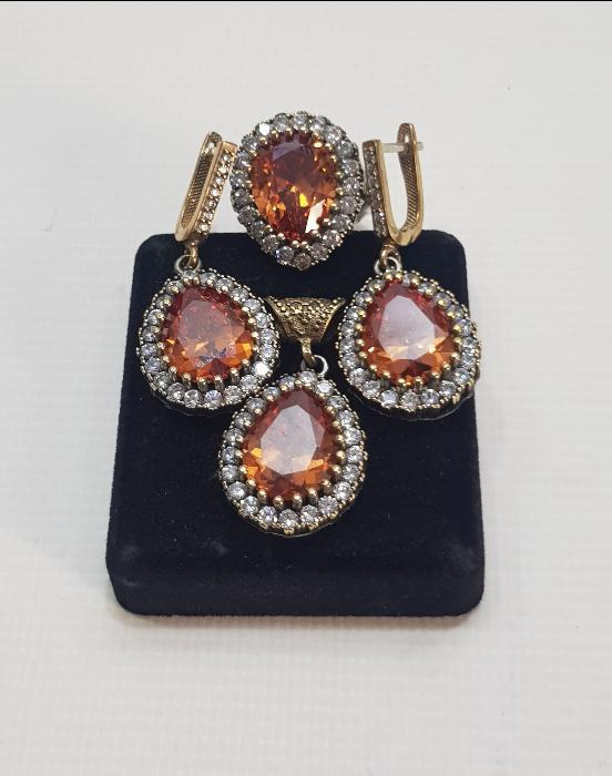 DOĞAL TAŞLARLA SÜSLÜ GÜMÜŞ TAKI SETİ