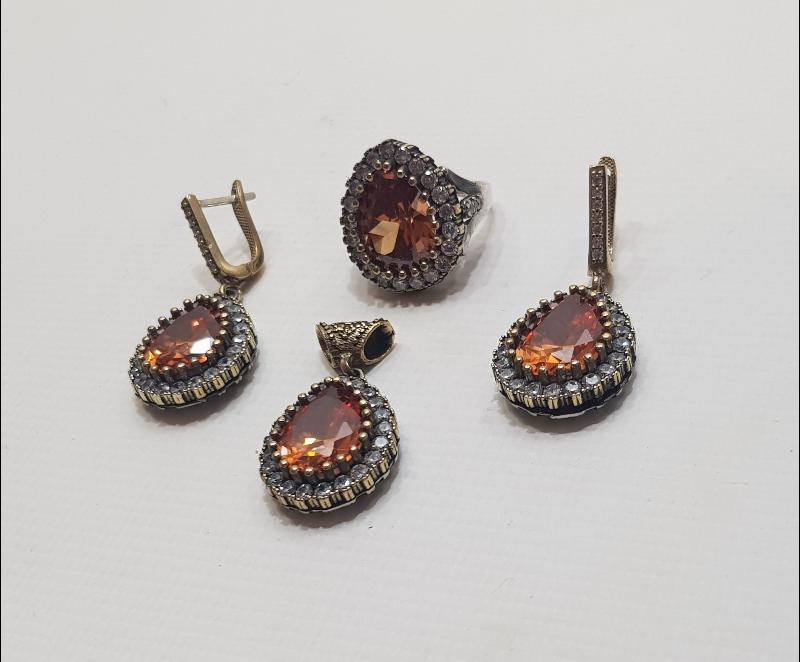 DOĞAL TAŞLARLA SÜSLÜ GÜMÜŞ TAKI SETİ