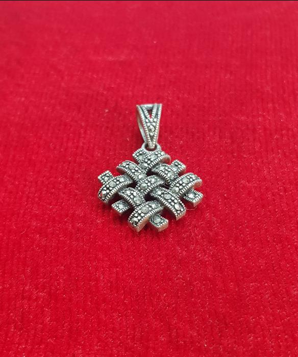 MARKAZİT TAŞLARLA SÜSLÜ GÜMÜŞ KOLYE UCU