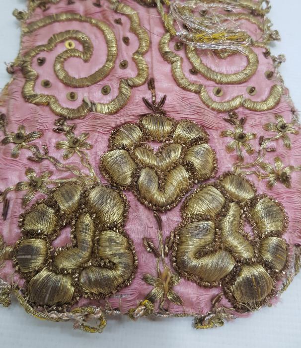 OSMANLI DÖNEMİ ALTIN SIRMA İŞLEMELİ İPEK PARA KESESİ