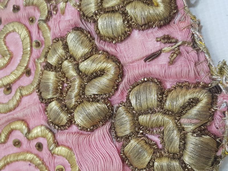 OSMANLI DÖNEMİ ALTIN SIRMA İŞLEMELİ İPEK PARA KESESİ