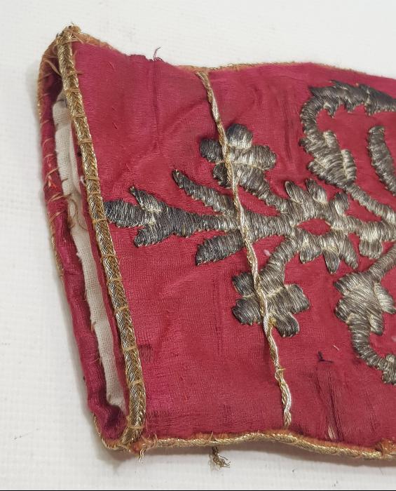 OSMANLI DÖNEMİ GÜMÜŞ SIRMA İŞLEMELİ İPEK PARA KESESİ