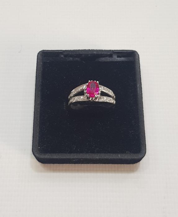 YAKUT TAŞLI PIRLANTA YÜZÜK