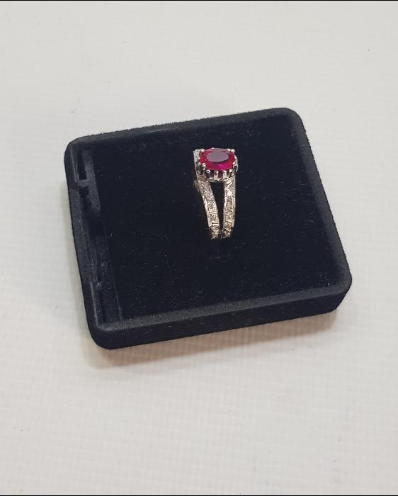 YAKUT TAŞLI PIRLANTA YÜZÜK