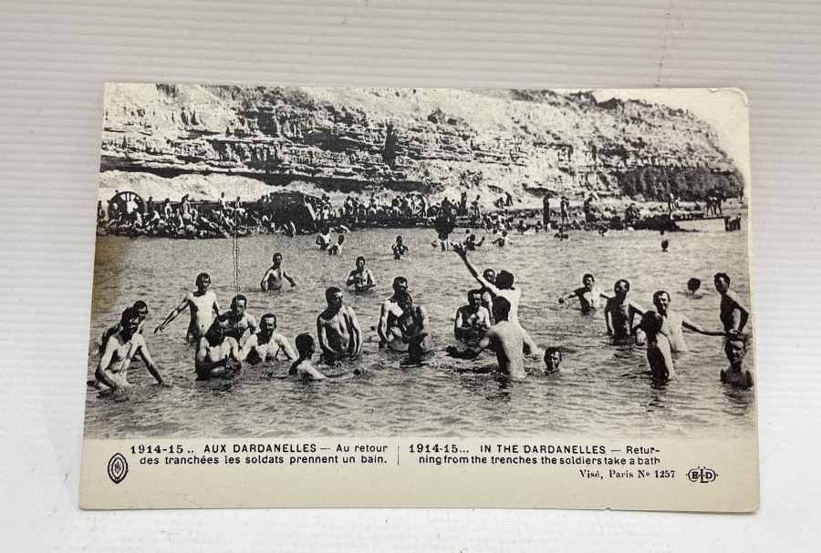 1914-1915 YILINA AİT ÇANAKKALE CEPHESİNDE DENİZDE BANYO YAPAN ASKERLER GÖRSELLİ ÇOK NADİR KARTPOSTAL